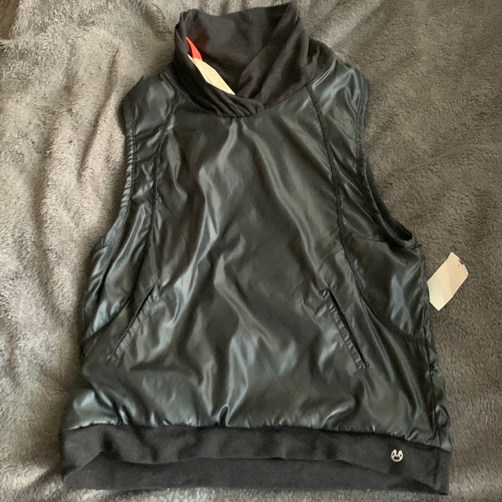 Maaji black activewear vest, brand new w/ tags, no fill, perfect for chilly days